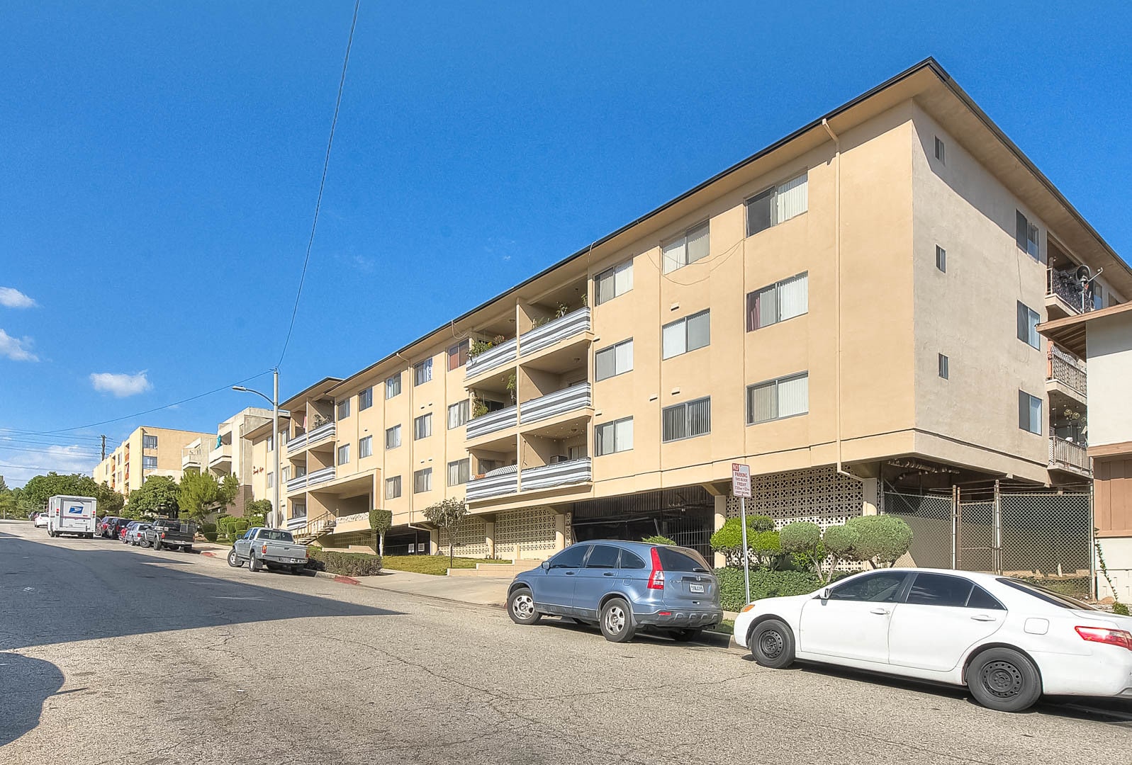 608 N Taylor Ave, Montebello, CA à louer Photo de l’immeuble– Image 1 sur 18