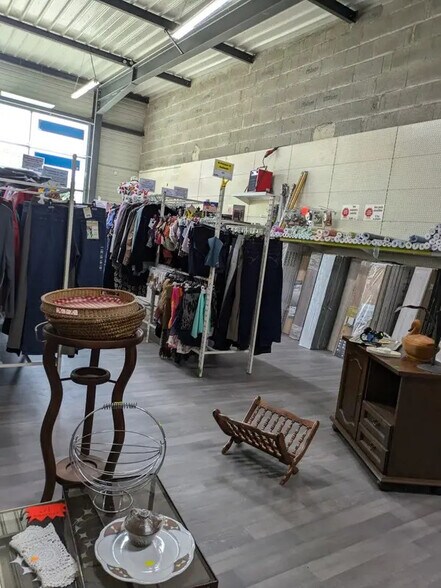 Local commercial dans Tencin à louer - Photo de l’immeuble – Image 3 sur 9