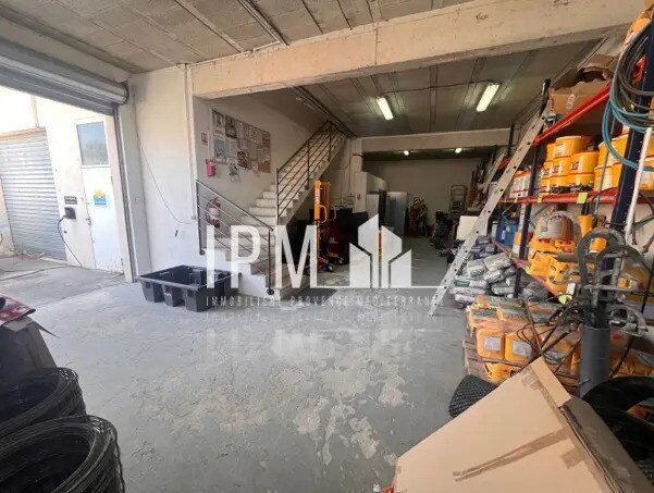 Local d’activités dans La Ciotat à louer - Photo de l’immeuble – Image 1 sur 5