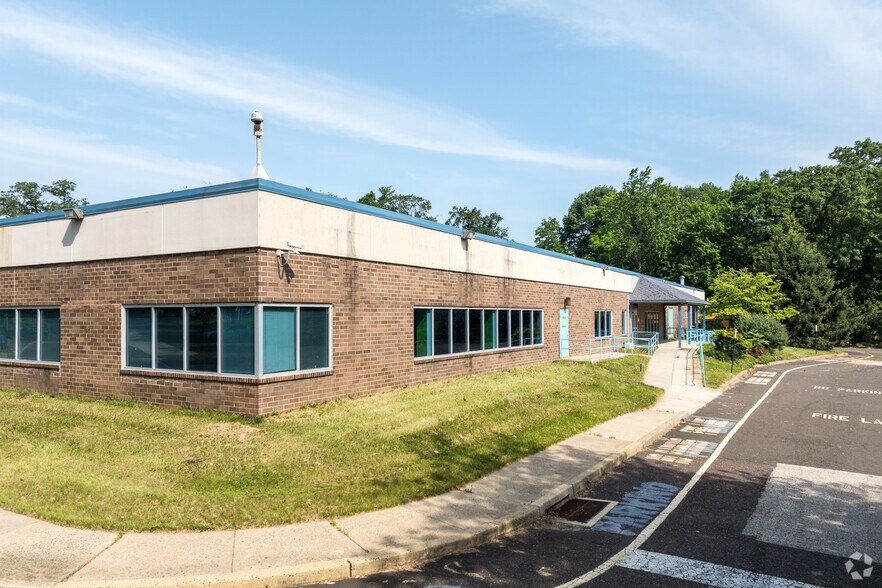 3190 Tremont Ave, Feasterville Trevose, PA à louer - Photo de l’immeuble – Image 2 sur 20