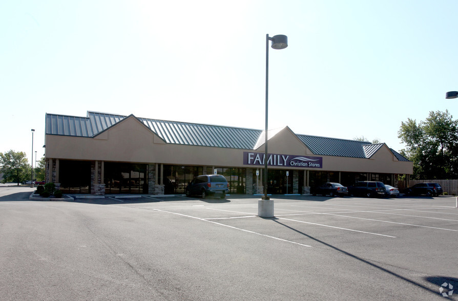 4420 S Scatterfield Rd, Anderson, IN à louer - Photo de l’immeuble – Image 1 sur 11
