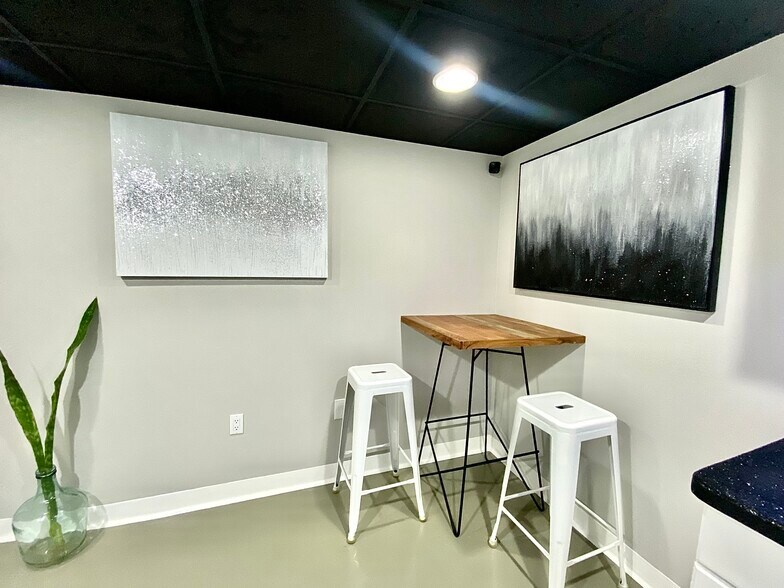 777 S Palm Ave, Sarasota, FL à louer - Photo de l’immeuble – Image 3 sur 15