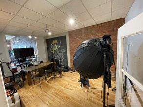 3620-3700 Rue Saint-Patrick, Montréal, QC à louer Photo de l’immeuble– Image 1 sur 5