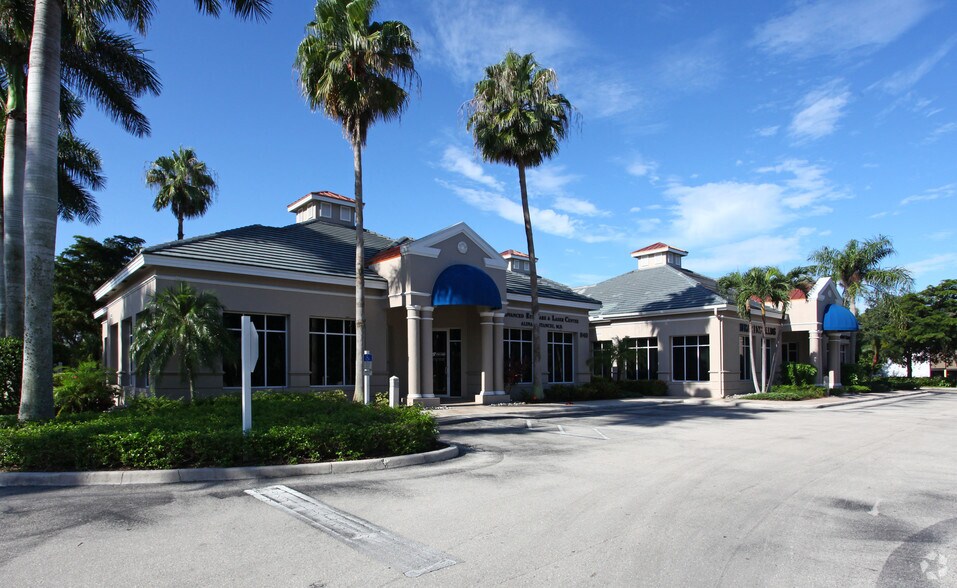 840 111th Ave N, Naples, FL à louer - Photo de l’immeuble – Image 1 sur 6