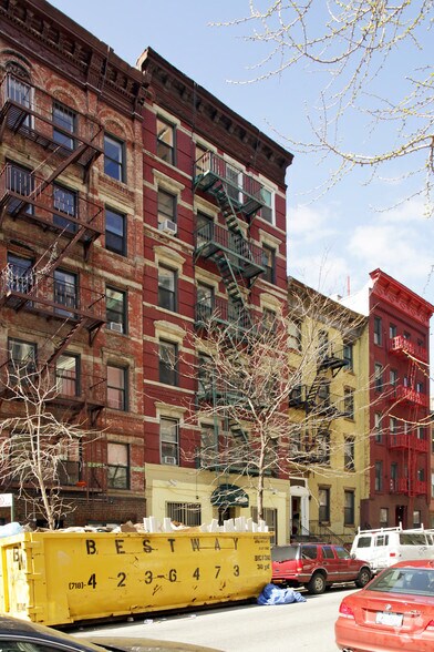 608 E 9th St, New York, NY à vendre - Photo de l’immeuble – Image 2 sur 2