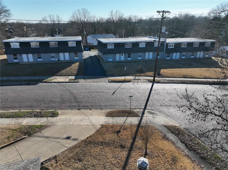641 N Main St, Poplar Bluff, MO à vendre - Photo principale – Image 1 sur 21