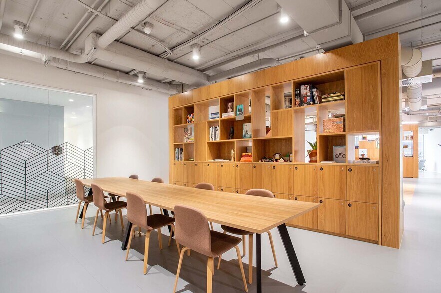 143 Boulevard René Cassin, Nice à louer - Photo de l’immeuble – Image 2 sur 44