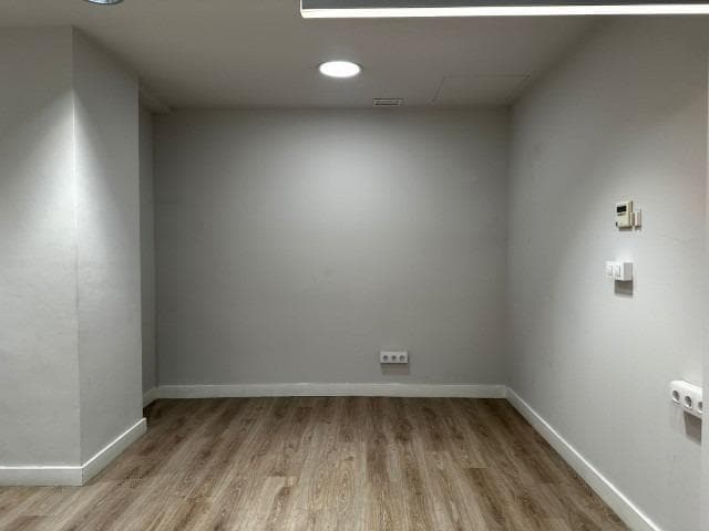 Bureaux/Local commercial dans Barcelone, Barcelona à louer Photo intérieure– Image 1 sur 7