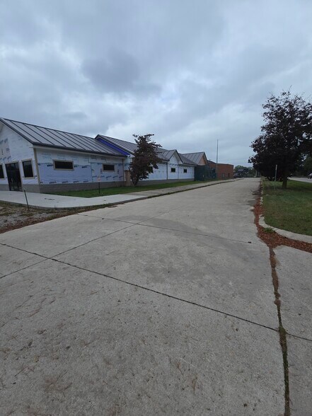 935 W M-36, Pinckney, MI à vendre - Photo de l’immeuble – Image 2 sur 4