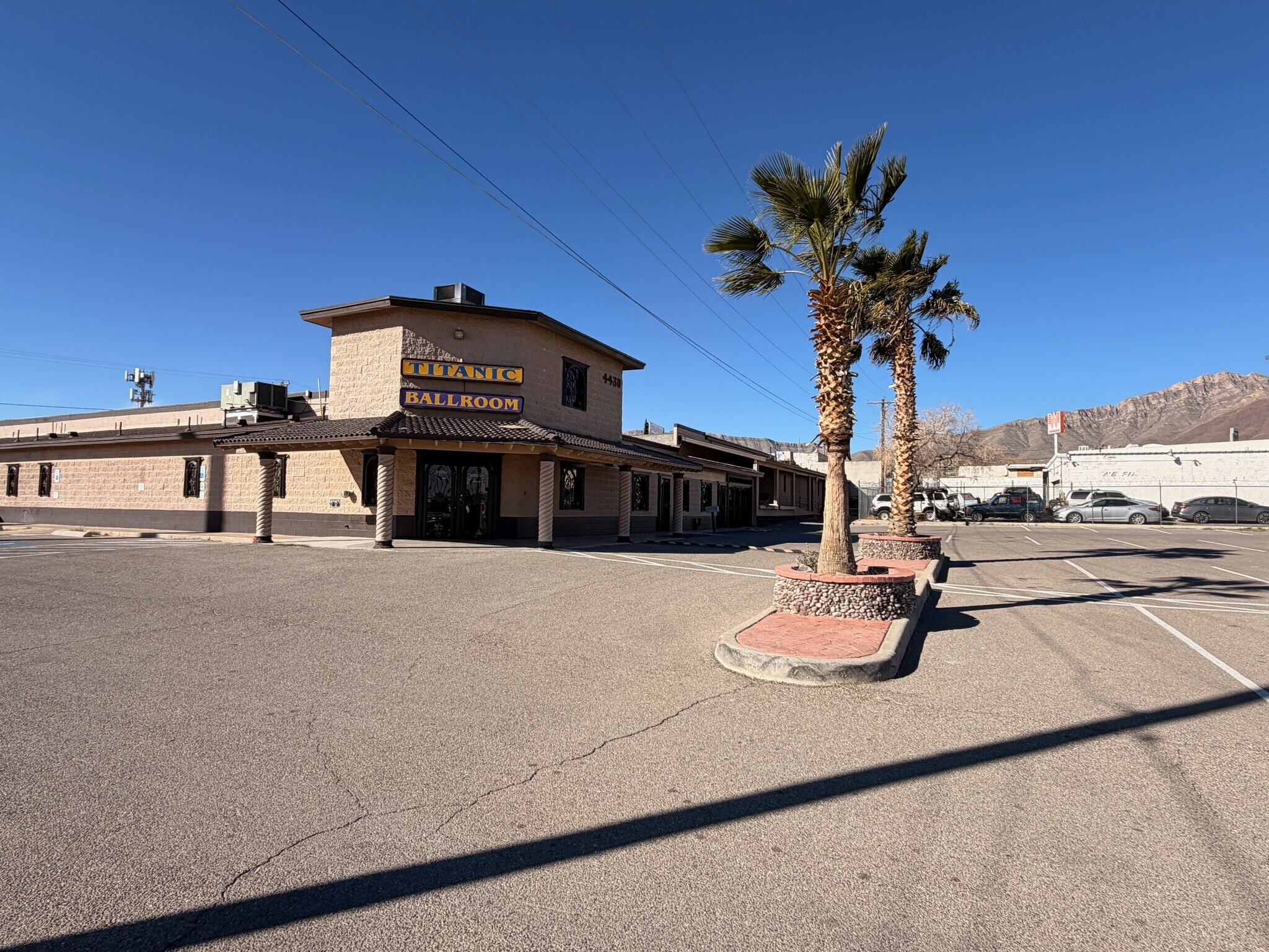 4430 Titanic Ave, El Paso, TX à vendre Photo principale– Image 1 sur 10
