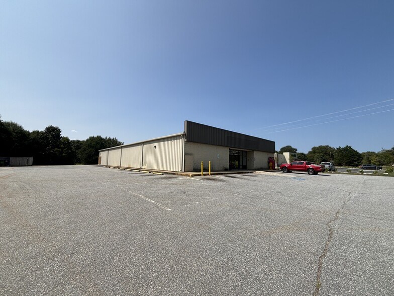 650 E Fairplay Blvd, Fair Play, SC à louer - Photo de l’immeuble – Image 2 sur 4