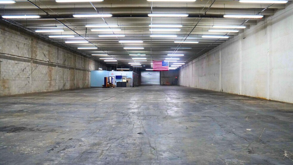 8080-8100 NW 33rd St, Doral, FL à louer - Photo de l’immeuble – Image 3 sur 11