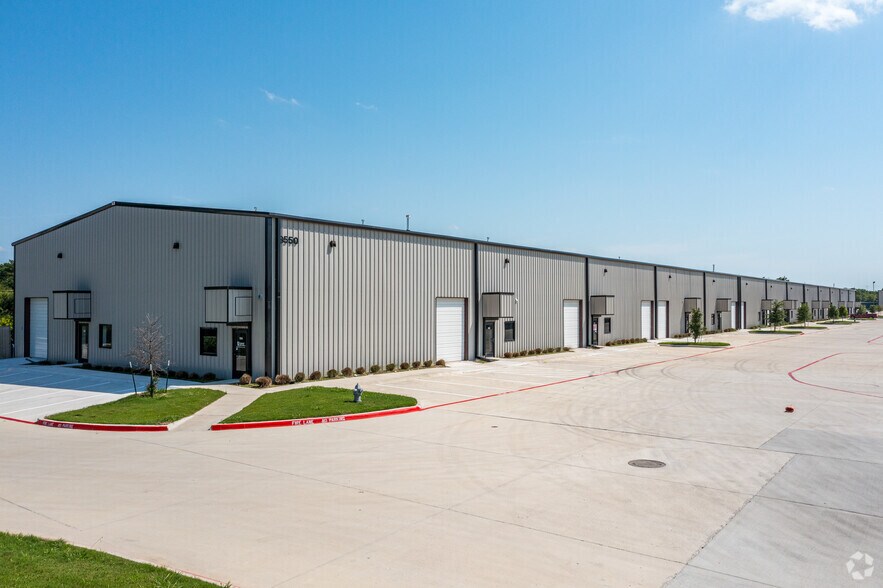 3550 E Long Ave, Fort Worth, TX à louer - Photo de l’immeuble – Image 2 sur 6