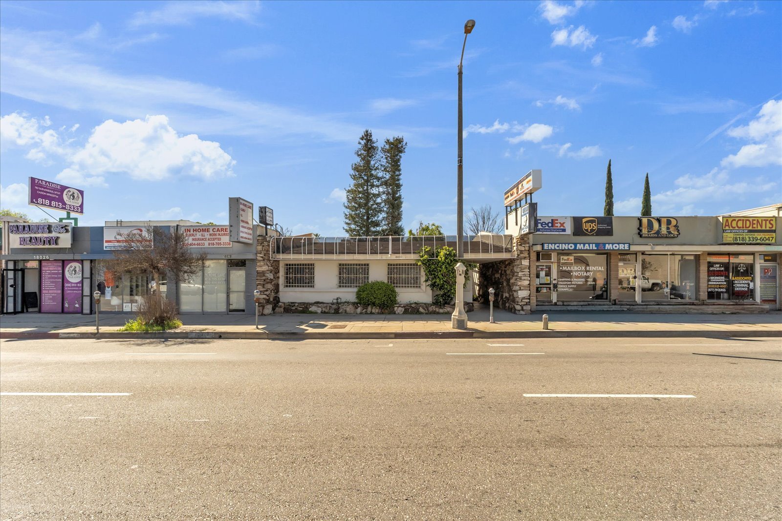 18032 Ventura Blvd, Encino, CA à louer Photo de l’immeuble– Image 1 sur 64