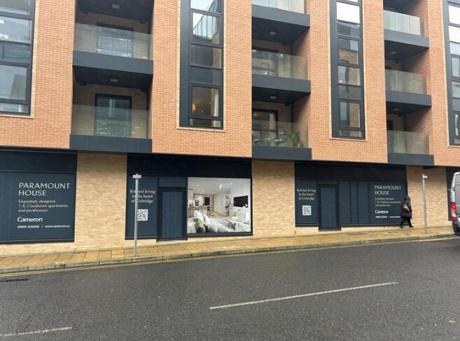 33 Belmont Rd, Uxbridge à louer Photo principale– Image 1 sur 2