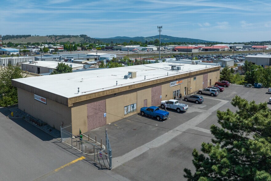 10021 E Knox Ave, Spokane, WA à vendre - Photo de l’immeuble – Image 2 sur 8