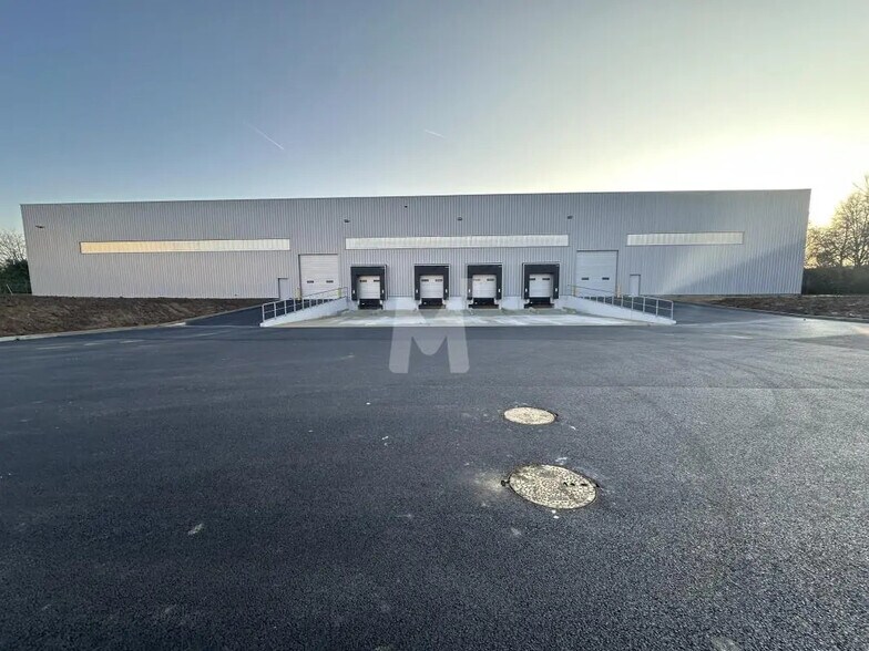 Industriel/Logistique dans Wissous à louer - Photo de l’immeuble – Image 2 sur 11