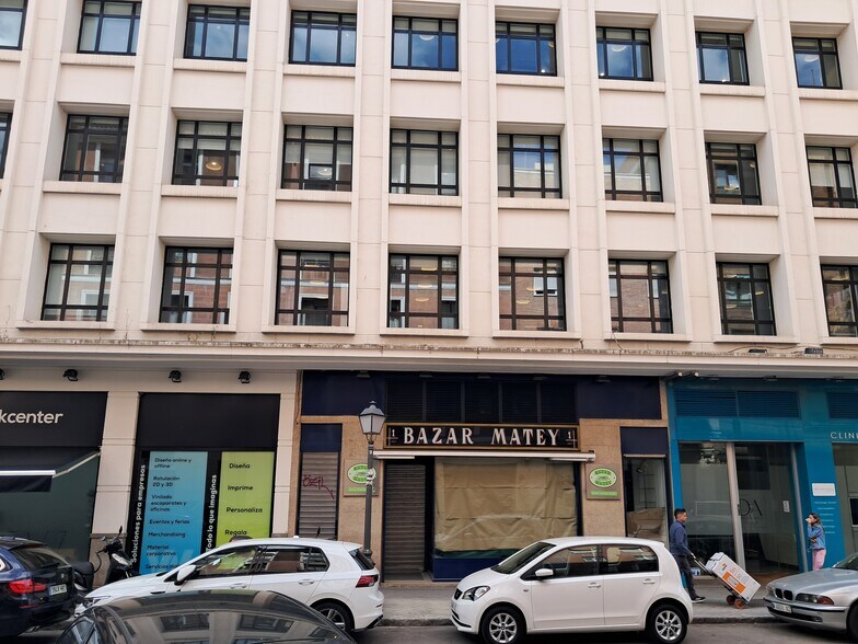 Calle de Eloy Gonzalo, 27, Madrid, Madrid à louer - Photo de l’immeuble – Image 3 sur 4