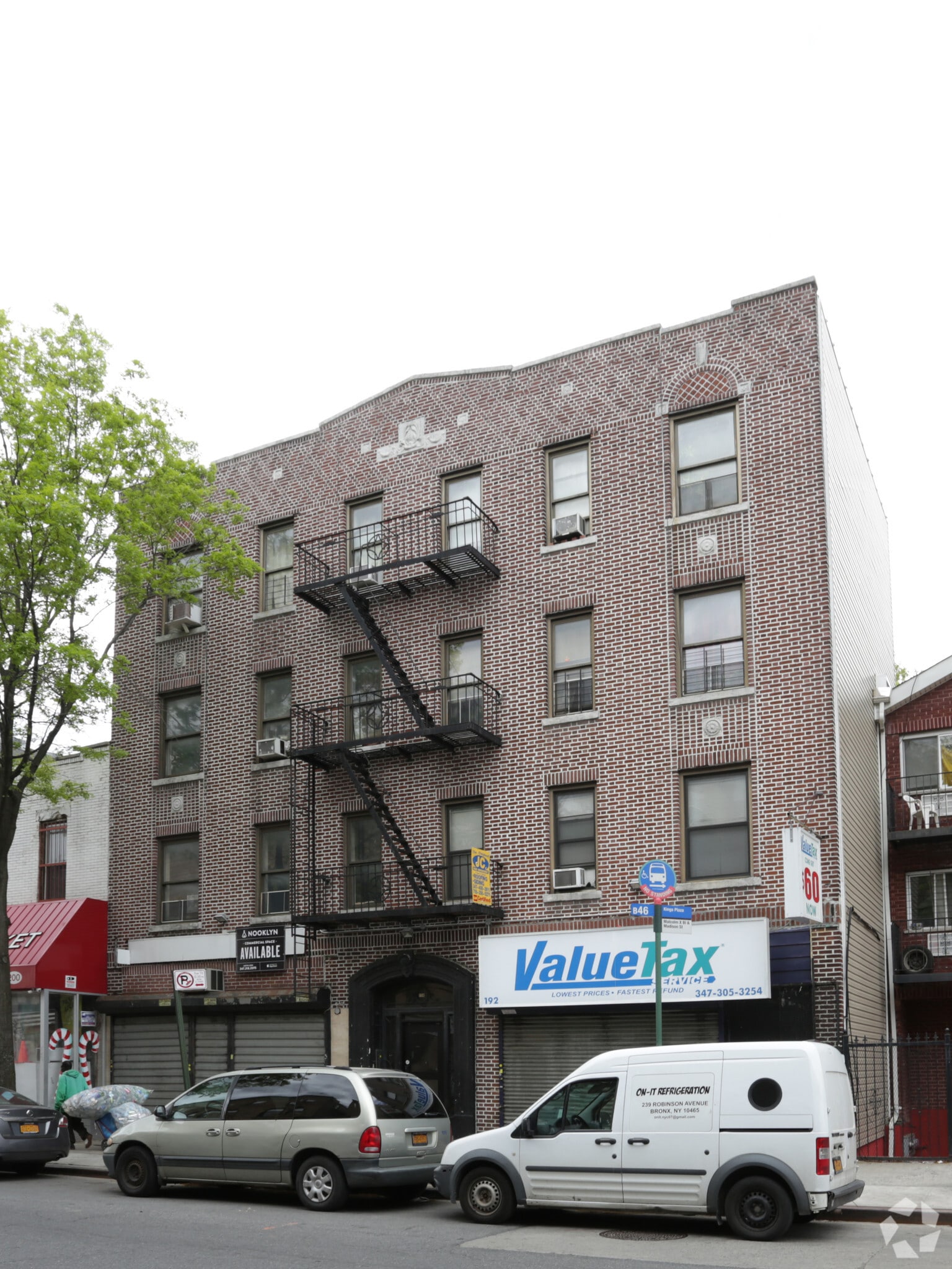 192-194 Malcolm X Blvd, Brooklyn, NY à louer Photo principale– Image 1 sur 20