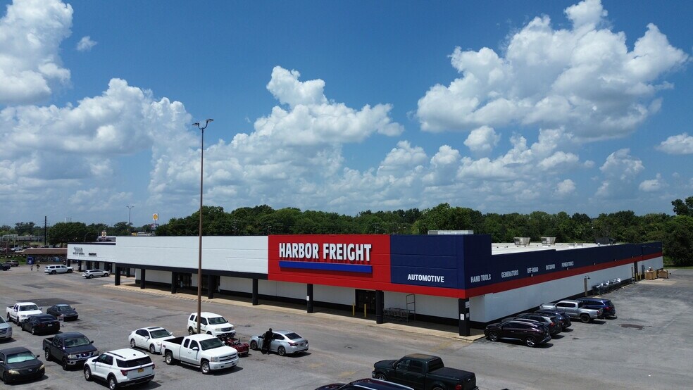 2106-2124 N Frontage Rd, Meridian, MS à louer - Photo de l’immeuble – Image 2 sur 4