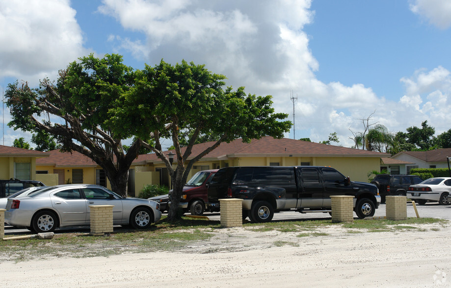 6040 SW 25th St, Miramar, FL à vendre - Photo de l’immeuble – Image 2 sur 3