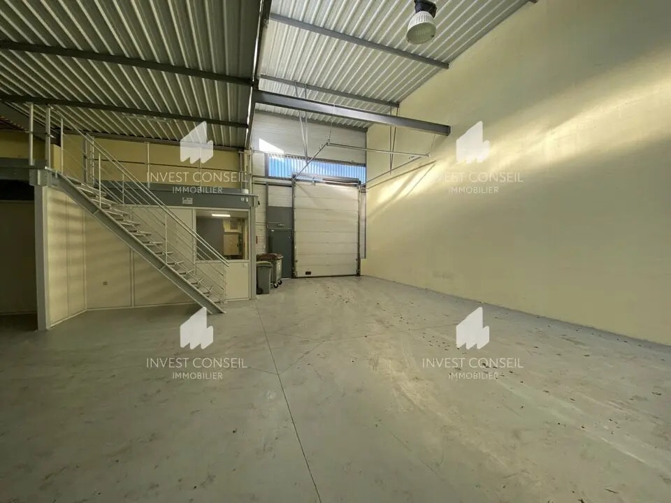 Local d’activités dans Frépillon à louer Photo intérieure– Image 1 sur 7