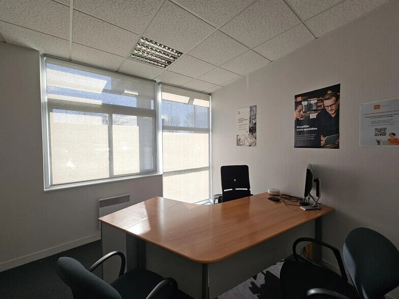 Bureau dans Avrillé à vendre - Photo de l’immeuble – Image 2 sur 3