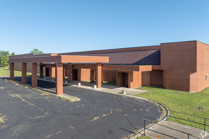 105 Flessner Ave, Rantoul, IL à louer - Photo de l’immeuble – Image 1 sur 9