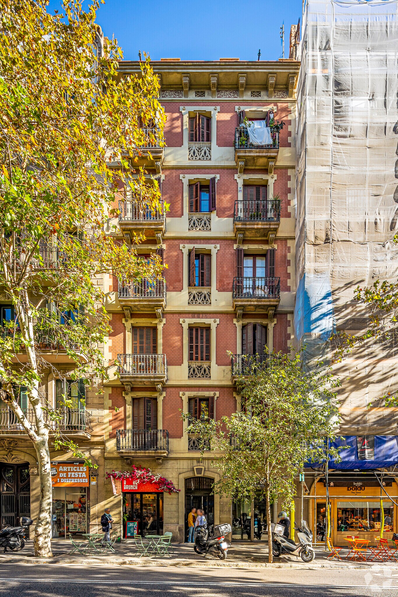 Local commercial dans Barcelone, Barcelona à louer Photo principale– Image 1 sur 2