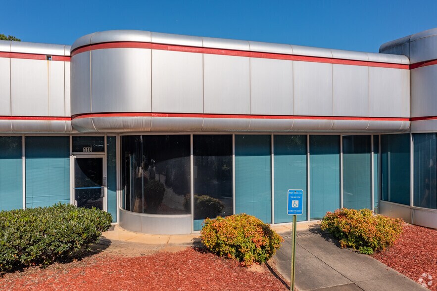 100 Pinnacle Way, Norcross, GA à louer - Photo de l’immeuble – Image 2 sur 4