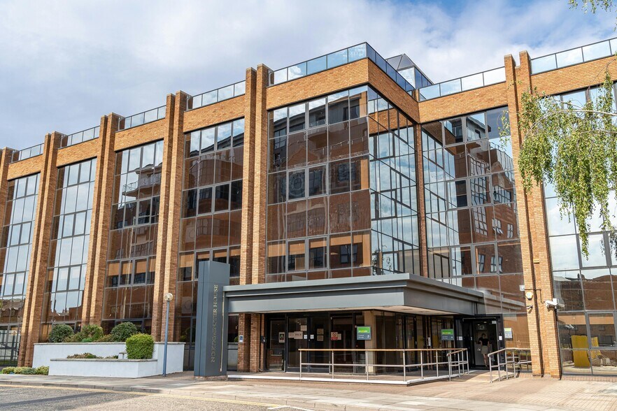 Northminster, Peterborough à louer - Photo de l’immeuble – Image 1 sur 38