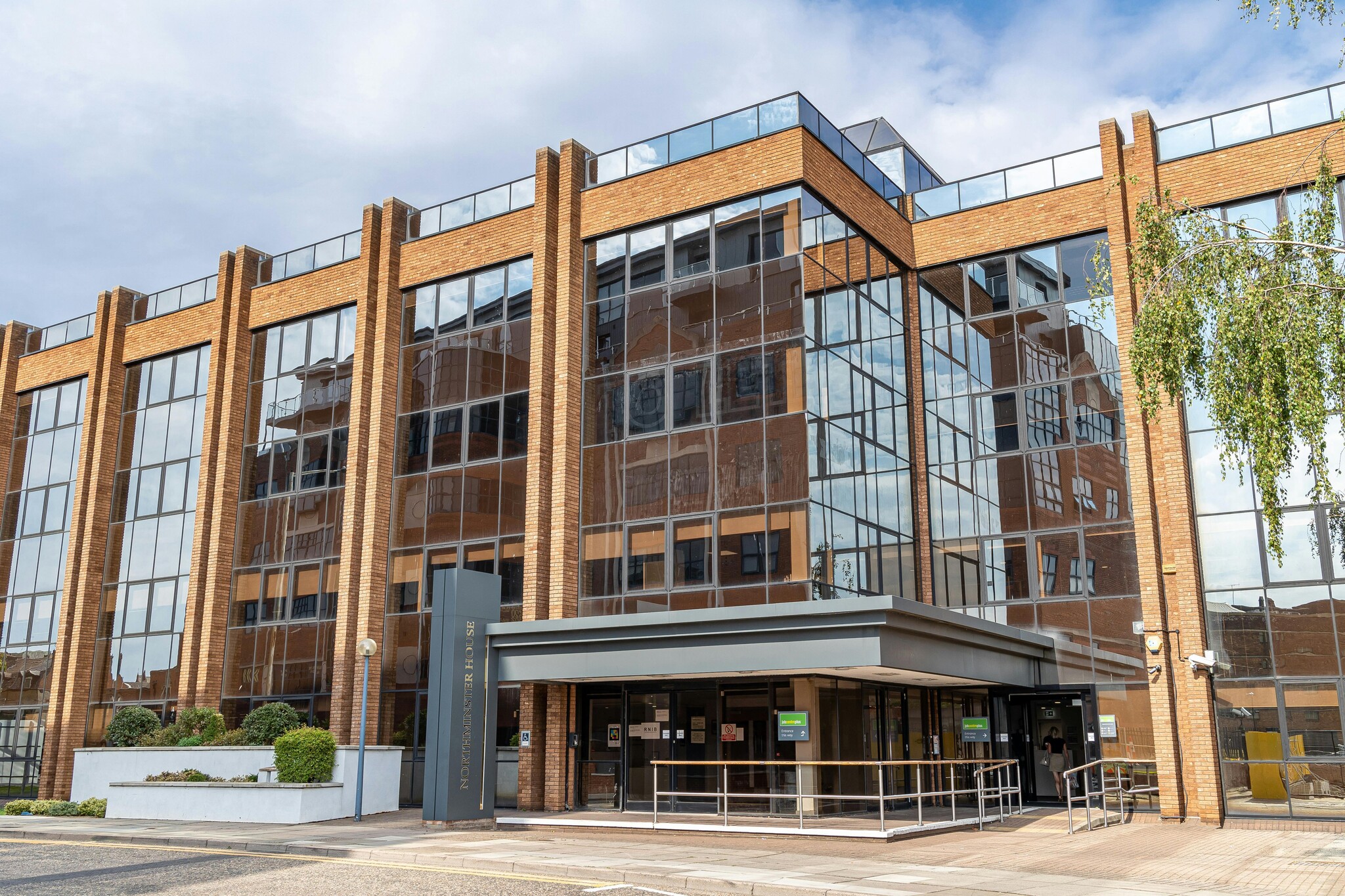Northminster, Peterborough à louer Photo de l’immeuble– Image 1 sur 39
