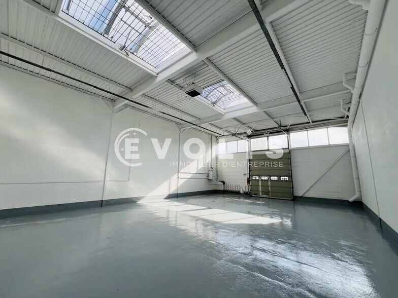 Bureau dans Bonneuil-sur-Marne à louer - Photo de l’immeuble – Image 2 sur 14