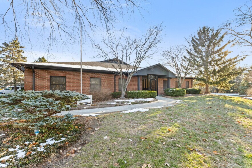 1542 E Greyhound Pass, Carmel, IN à louer - Photo de l’immeuble – Image 3 sur 19