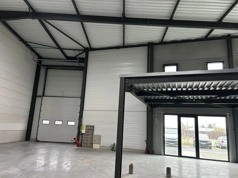 Industriel/Logistique dans Cysoing à vendre - Photo de l’immeuble – Image 3 sur 5