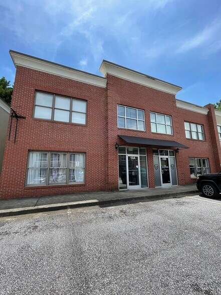 955 W Wade Hampton Blvd, Greer, SC à louer - Photo de l’immeuble – Image 2 sur 24