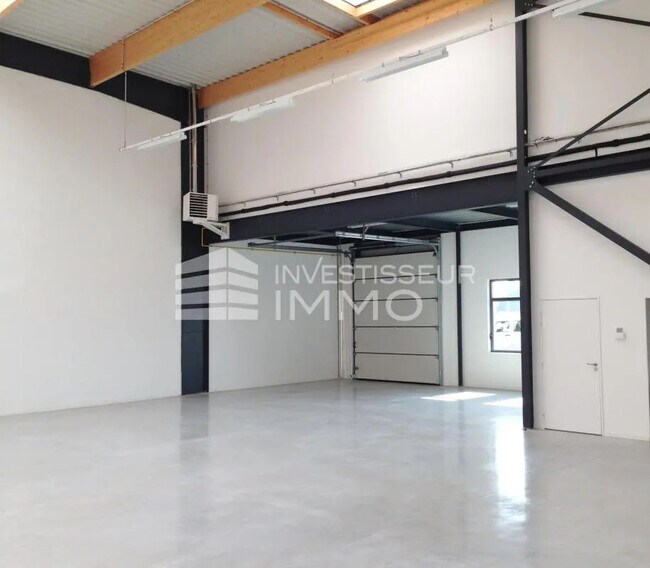 Plus de détails pour 611 Avenue Marguerite Perey, Lieusaint - Industriel/Logistique à vendre