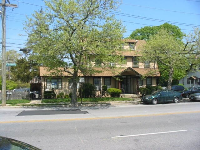 1226 W Broadway, Hewlett, NY à louer - Photo de l’immeuble – Image 2 sur 13