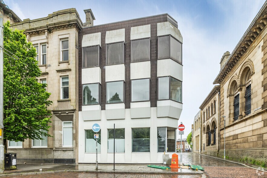 8-14 Darwen St, Blackburn à louer - Photo de l’immeuble – Image 2 sur 3
