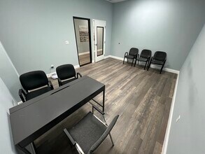 2121 S Hiawasee Rd, Orlando, FL à louer Photo intérieure– Image 2 sur 8