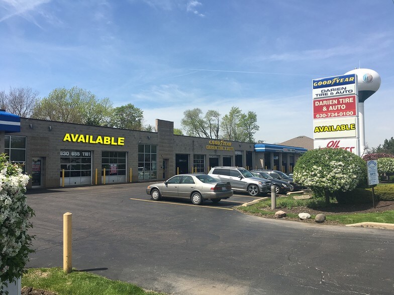 6722 Route 83, Darien, IL à vendre - Photo principale – Image 1 sur 2