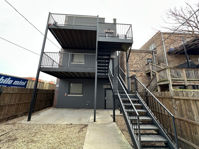 3762 S Indiana Ave, Chicago, IL à vendre - Photo de l’immeuble – Image 3 sur 27