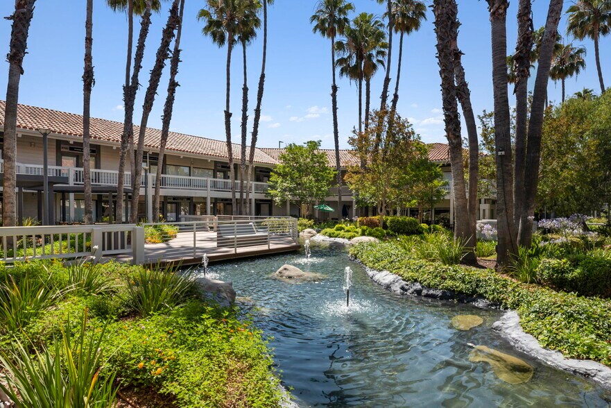 850 Hampshire Rd, Westlake Village, CA à louer - Photo de l’immeuble – Image 3 sur 7