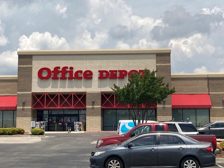 5850 University Dr NW, Huntsville, AL à louer - Photo de l’immeuble – Image 2 sur 7