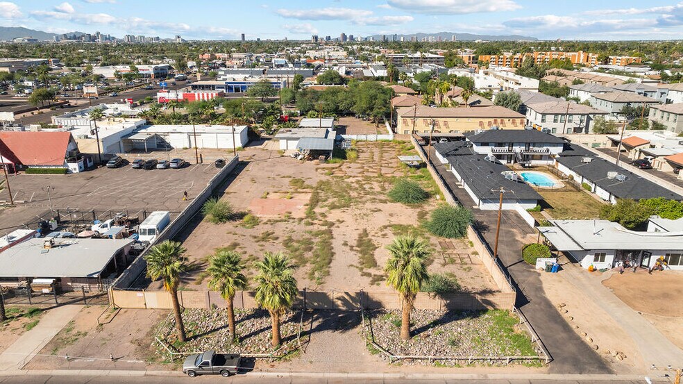 Redevelopment Opportunity portefeuille de 4 biens à vendre sur LoopNet.fr - Photo de l’immeuble – Image 2 sur 10