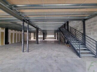 Plus de détails pour Industriel/Logistique à louer