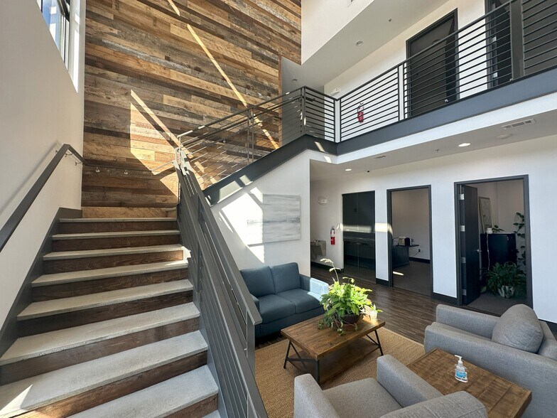 1001 30th Ave, Northport, AL à louer - Hall d’entrée – Image 3 sur 9