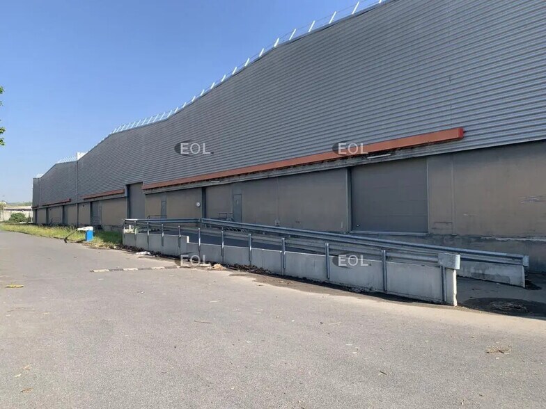 Industriel/Logistique dans Gennevilliers à louer - Photo de l’immeuble – Image 2 sur 11