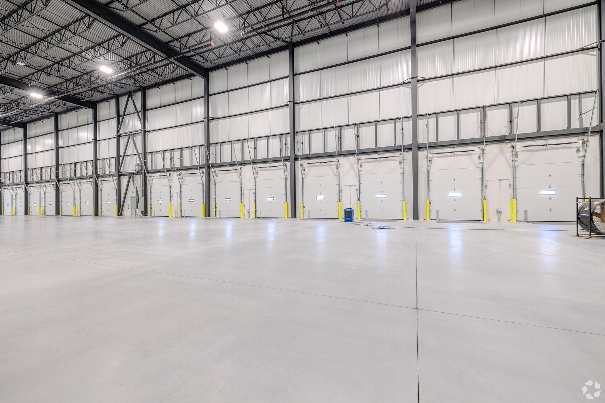 190 Glover Rd, Hamilton, ON à vendre Photo intérieure– Image 1 sur 6