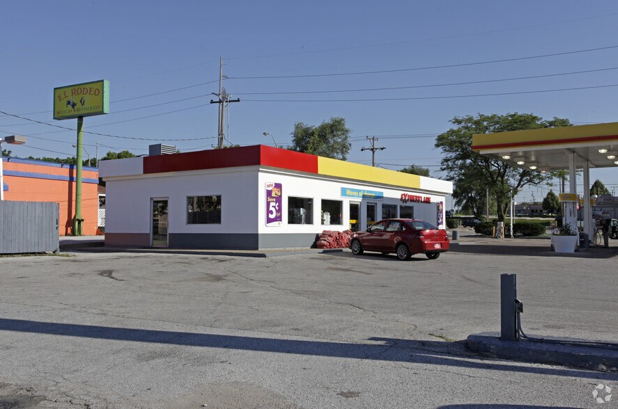 3560 N Brady St, Davenport, IA à louer - Photo principale – Image 3 sur 7